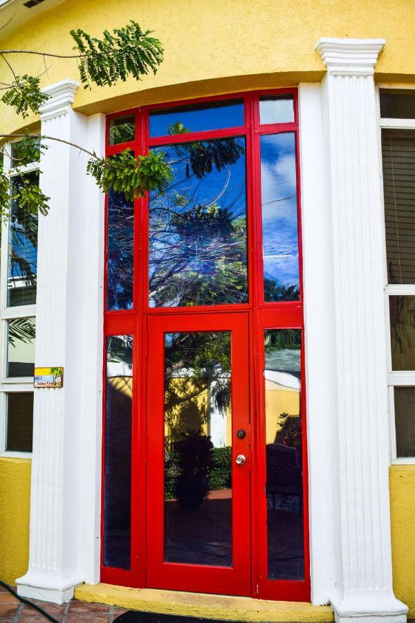 Brownstone Guesthouses Nassau Dış mekan fotoğraf