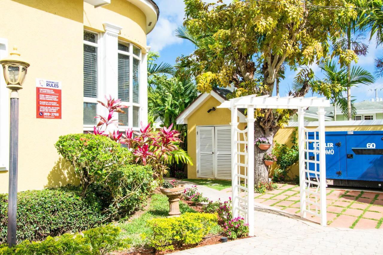 Brownstone Guesthouses Nassau Dış mekan fotoğraf